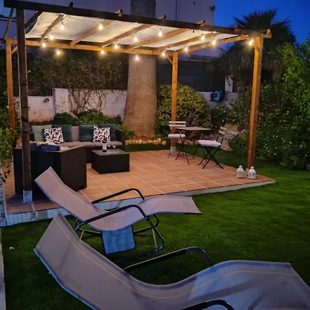 The Lemon Grove House - Large Private Garden, Private Pool - Perfect For Families *