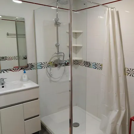 The Lemon Grove House - Large Private Garden, Private Pool - Perfect For Families Holiday home *